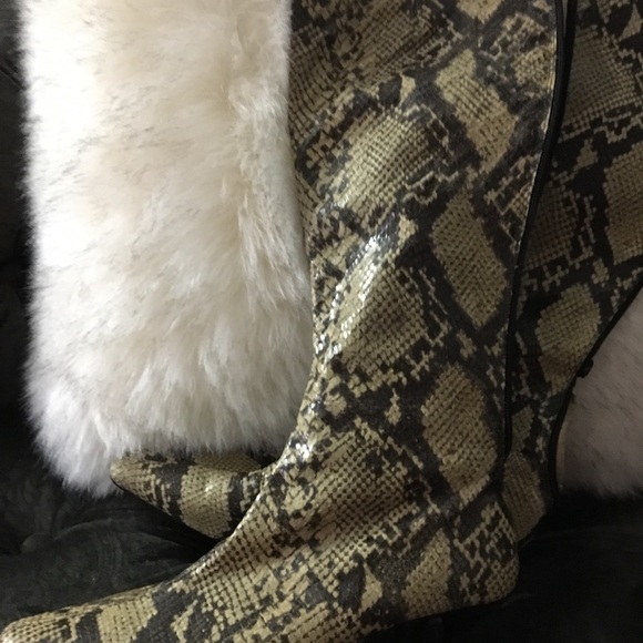 Snakes skin boots - Picture 1 of 3